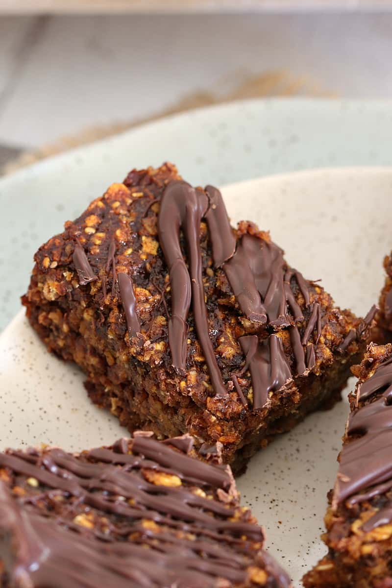 Healthy Oat And Date Slice