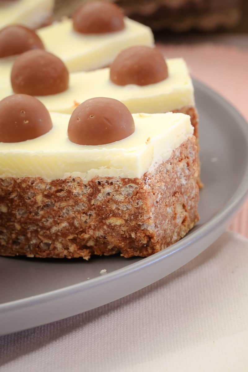 Malteser Slice (10 minute no-bake recipe) - Bake Play Smile
