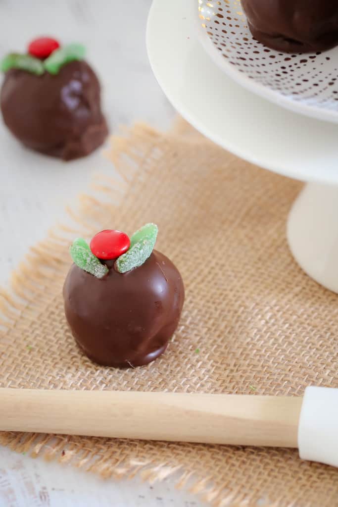 Christmas Mint Slice Balls (easy nobake recipe) Bake Play Smile