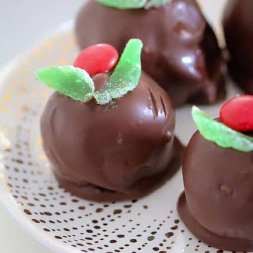 Christmas Mint Slice Balls | Easy No-Bake Recipe - Bake Play Smile