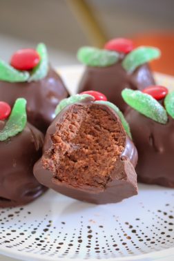 Christmas Mint Slice Balls | Easy No-Bake Recipe - Bake Play Smile