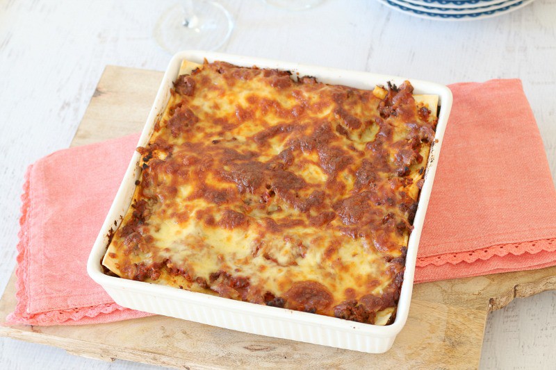 Easy Beef Lasagne | Quick & Easy Family Dinner - Bake Play Smile