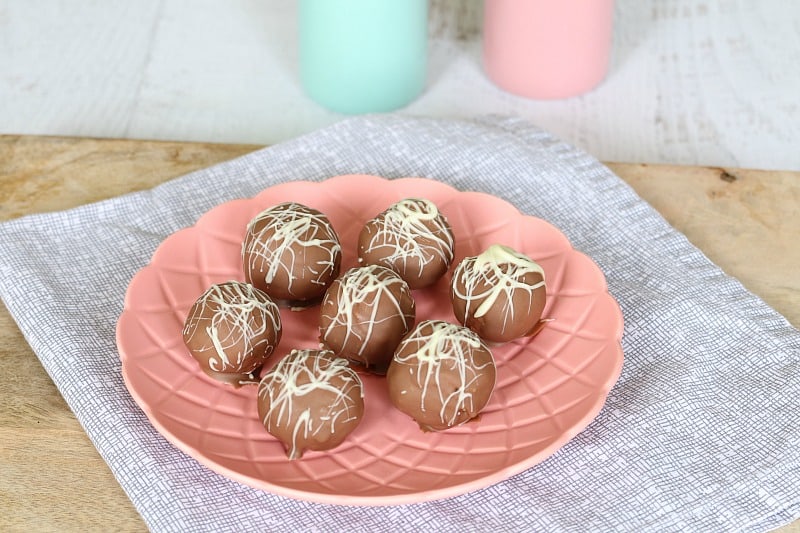 3 Ingredient Caramel Tim Tam Cheesecake Balls (NoBake!) Bake Play Smile