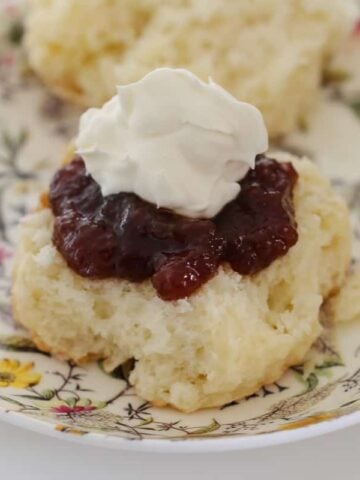 The easiest no-fail Lemonade Scones you'll ever make... ready in just minutes! Top them with jam & cream or lemon curd & fresh raspberries!