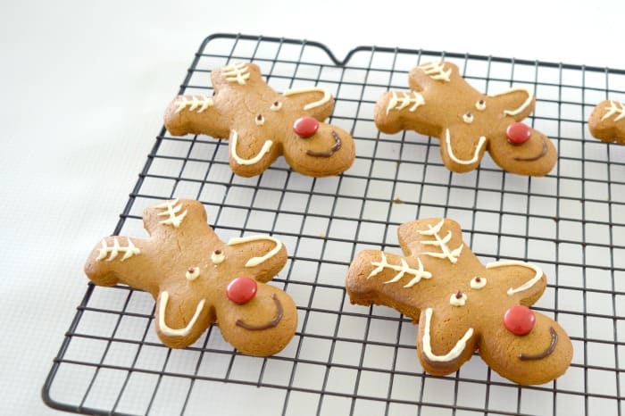 Gingerbread reindeer decorated, on a wire cooling tray