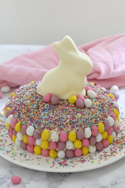 Easy White Chocolate Easter Cake (15 Minutes!) - Bake Play Smile