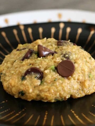 HEALTHY ZUCCHINI, OAT AND CHOCOLATE CHIP COOKIES
