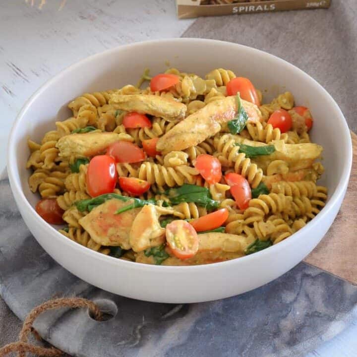 One Pot Creamy Pesto Chicken Pasta - Bake Play Smile