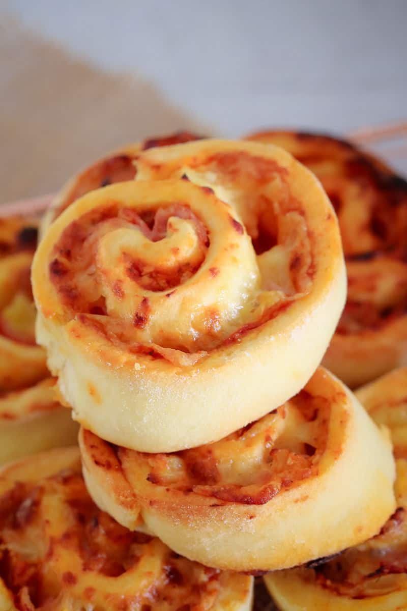 Pizza Scrolls | Ham, Pineapple and Cheese - Bake Play Smile