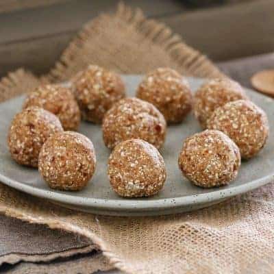 Deliciously Healthy Salted Caramel Balls made from medjool dates, rolled oats, desiccated coconut and a pinch of salt! YUM!