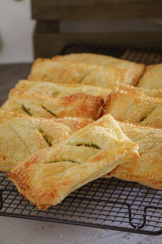 Spinach Rolls with Feta & Ricotta Puff Pastry Bake Play Smile
