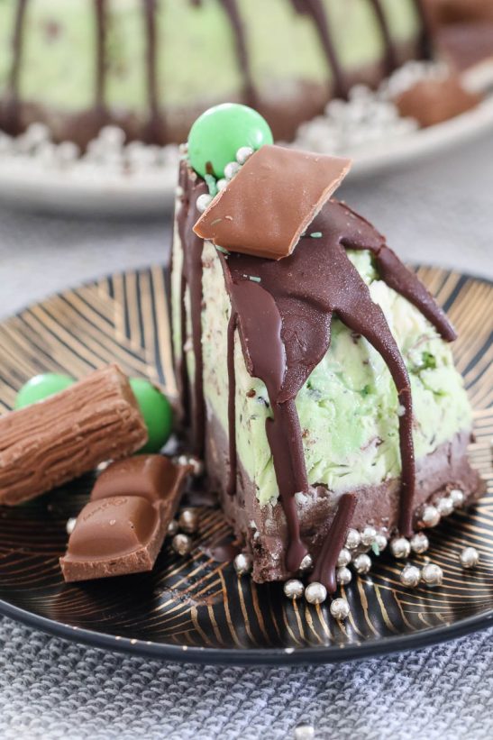 Mint Christmas Ice Cream Cake - Bake Play Smile