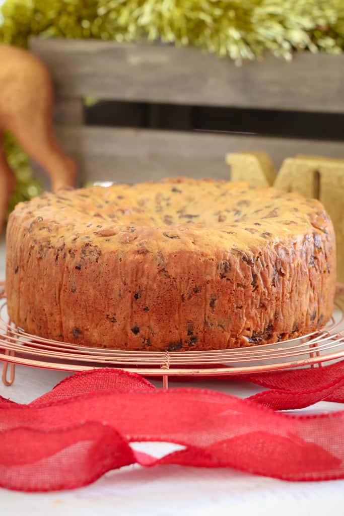The Famous 3 Ingredient Christmas Cake - Bake Play Smile
