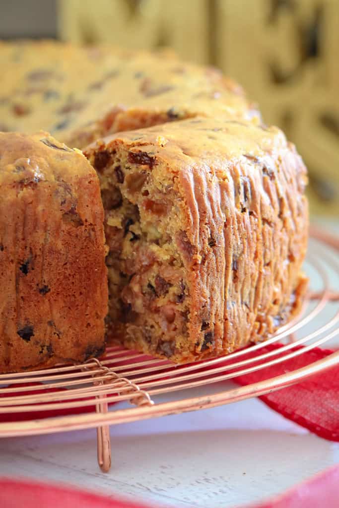 The Famous 3 Ingredient Christmas Cake - Bake Play Smile