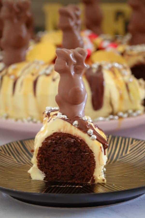 Christmas Chocolate Ripple Cake Wreath | Caramel & Nutella - Bake Play ...