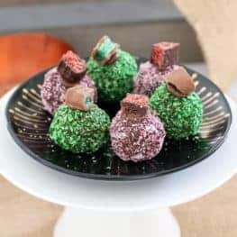 The easiest no-bake Chocolate Ripple Christmas Balls made in two yummy variations - one with chopped up Peppermint Crisp bars and one with Cherry Ripes. YUM!!