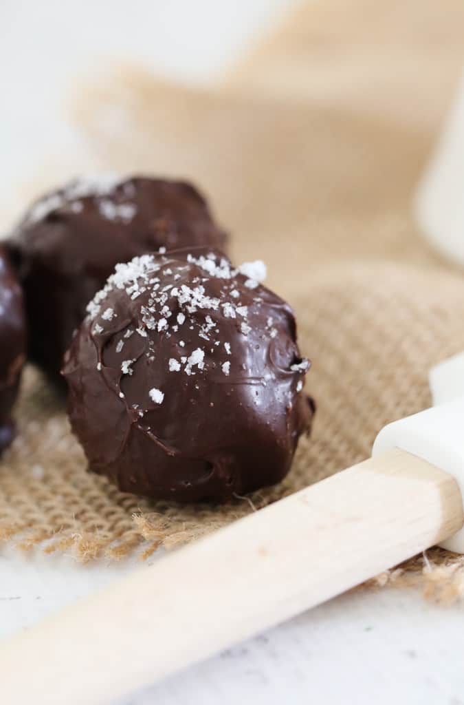 Dark Chocolate & Salted Caramel Cheesecake Balls Bake Play Smile