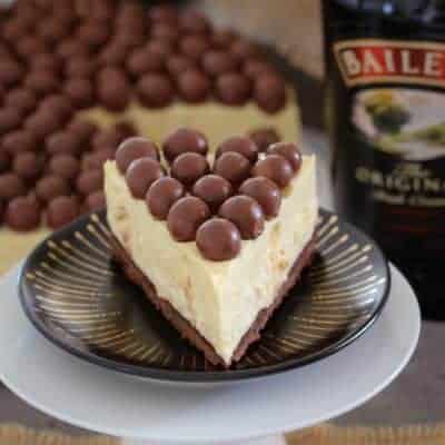 A delicious white chocolate Baileys Malteser Cheesecake that is completely no-bake! Chocolate... Baileys... Maltesers = the perfect boozy dessert!