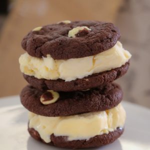 These super easy Double Chocolate Ice-Cream Sandwiches are the perfect summer dessert! Chocolate + vanilla = a winning combo!