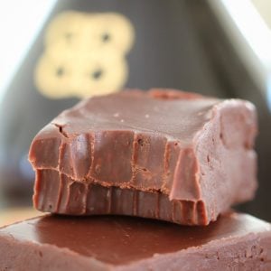 A 10 minute super easy Microwave Baileys Chocolate Fudge recipe... rich and delicious! The perfect gift for a friend (or sneaky late night treat!).