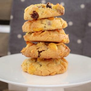 These Crunchy Chocolate Chip & Sultana Cornflake Cookies are the perfect lunchbox recipe. They're quick, easy and a guaranteed winner!