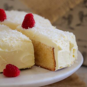 A simple White Chocolate Mud Cake made with a deliciously smooth and creamy white chocolate buttercream. The perfect cake for any celebration!