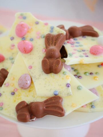White Chocolate & Malteser Bunny Bark with mini Easter eggs... 5 minutes prep time... 4 ingredients... a totally delicious Easter treat!