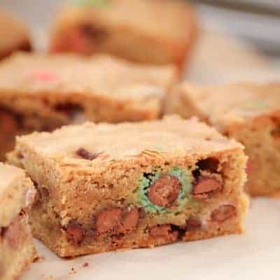 The easiest and most delicious chocolate packed Easter Egg Cookie Slice! Less than 10 minutes prep time and the perfect way to indulge in an Easter treat!