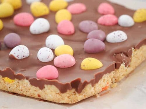 Super Easy No-Bake Easter Egg Slice - Bake Play Smile
