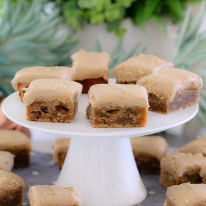 These easy Banana Blondies with Caramel Frosting are going to be your new best friend! A deliciously moist banana base topped with a sweet and creamy caramel frosting. YUM!