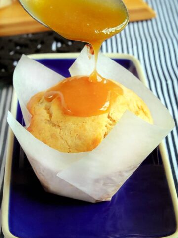 The most delicious Salted Caramel Banana Muffins... soft, fluffy muffins with a creamy salted caramel drizzle. This are an absolute must-make!