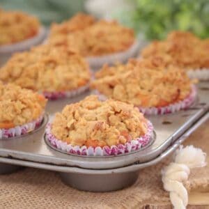 Super easy Apple Crumble Muffins... a soft apple muffin base topped with a crunchy oat crumble! These make the perfect lunch box treat (printable Conventional and Thermomix recipe cards included).