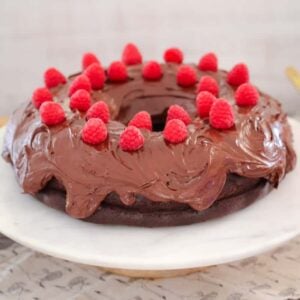 A classic rich and delicious Chocolate Mud Cake with chocolate frosting... easy to make (and even easier to eat!). Printable Thermomix and conventional recipes included. 