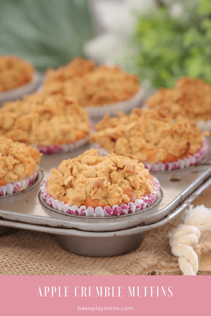 Super easy Apple Crumble Muffins... a soft apple muffin base topped with a crunchy oat crumble! These make the perfect lunch box treat (printable Conventional and Thermomix recipe cards included).