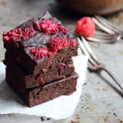 Rich and moist healthy raspberry brownies made with bananas and avocado... these are the perfect guilt-free dessert or cheeky snack.