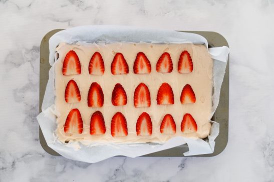 Strawberry Cheesecake Slice | 5 Ingredients - Bake Play Smile