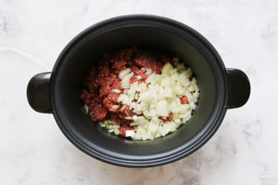 Slow Cooker Chilli Con Carne - Bake Play Smile