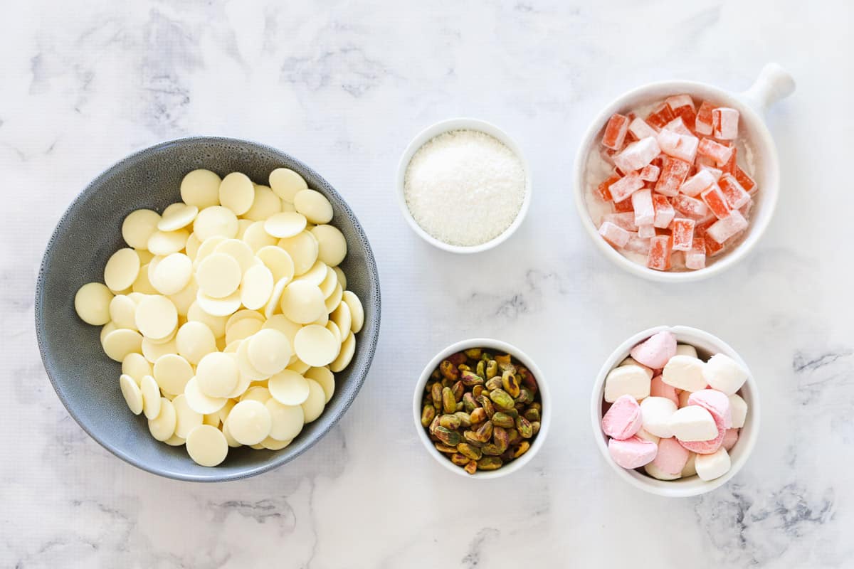 The five ingredients for white chocolate rocky road.