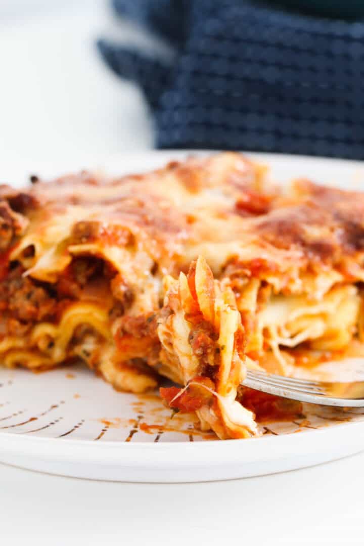 Easy Beef Lasagne | Quick & Easy Recipe - Bake Play Smile