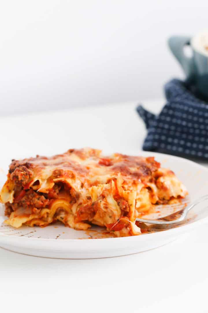 Easy Beef Lasagne | Quick & Easy Recipe - Bake Play Smile