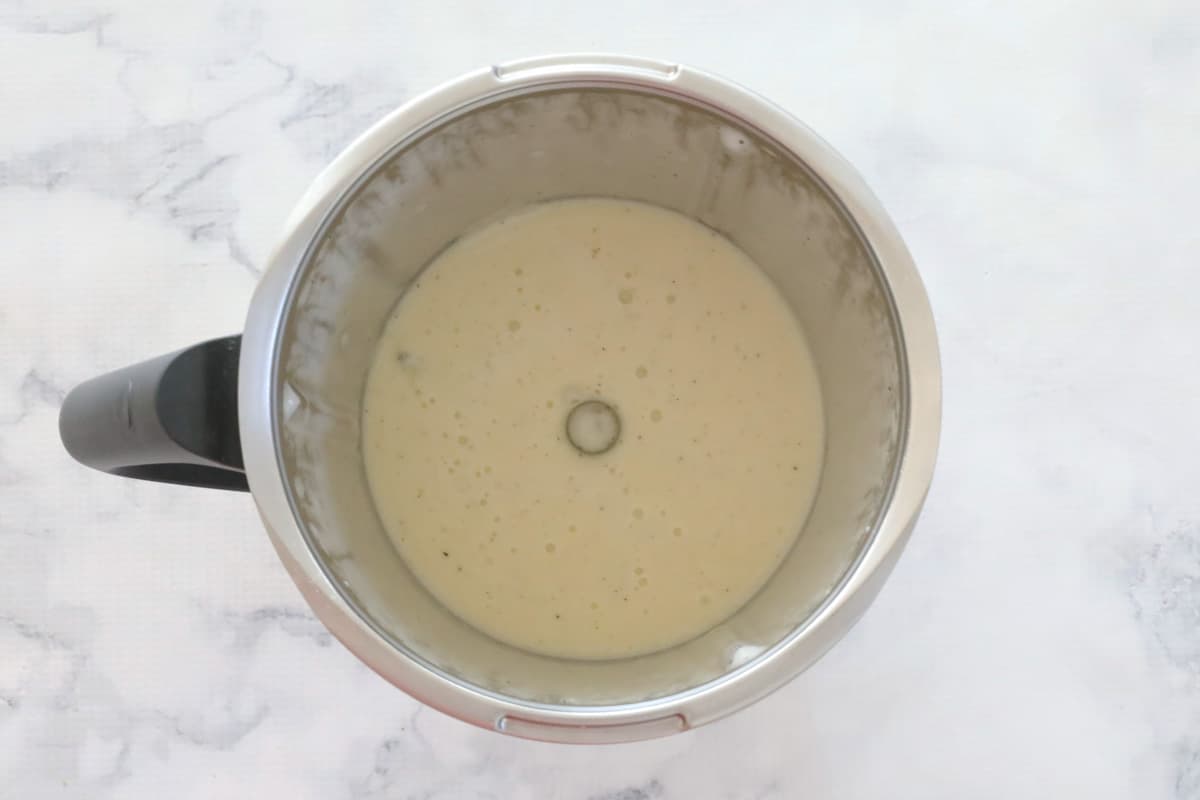 Creamy white sauce in a Thermomix.