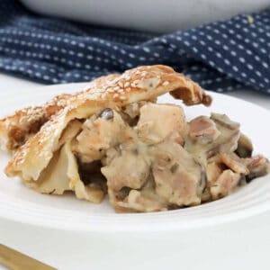 Chunks of tender chicken, bacon and mushroom in a creamy sauce with flakey pastry on top.