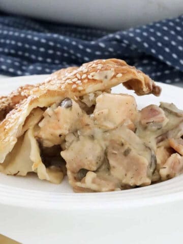 Chunks of tender chicken, bacon and mushroom in a creamy sauce with flakey pastry on top.