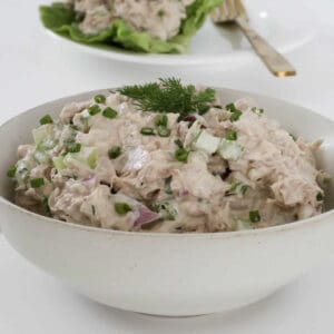 A bowl of creamy tuna salad with mayo.