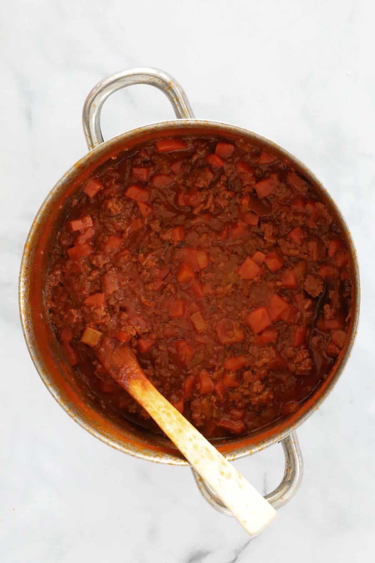The bolognese after being cooked.