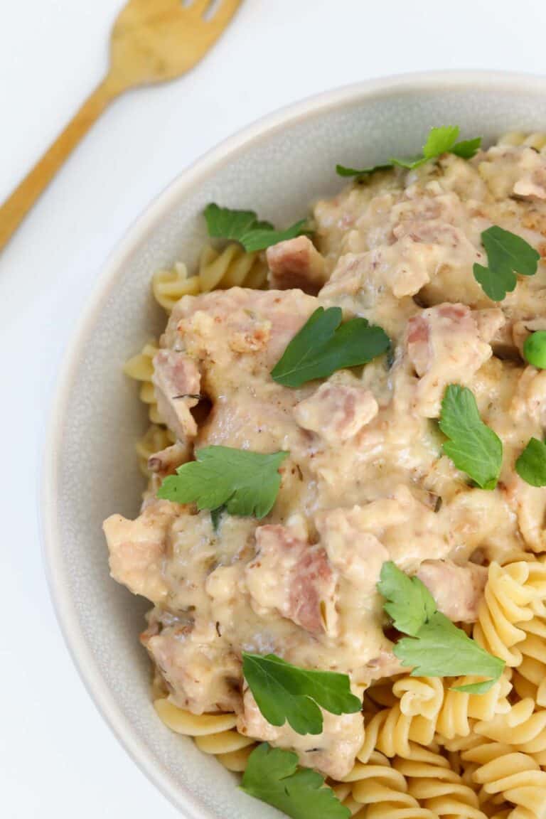 one-pot-creamy-french-onion-chicken-bake-bake-play-smile