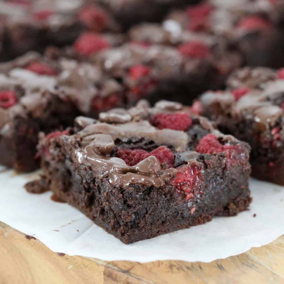 Chocolate and raspberry deals brownies