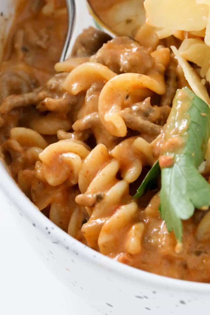 Creamy Beef Mince Pasta | 35 Minute Midweek Winner! - Bake Play Smile