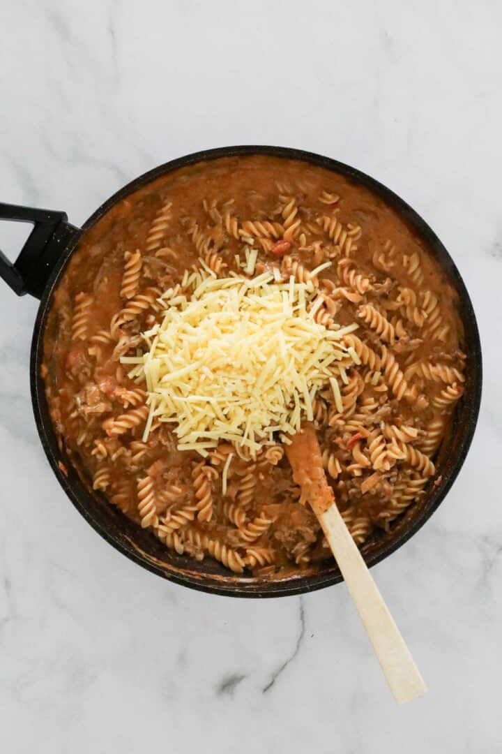 Creamy Beef Mince Pasta | 35 Minute Midweek Winner! - Bake Play Smile