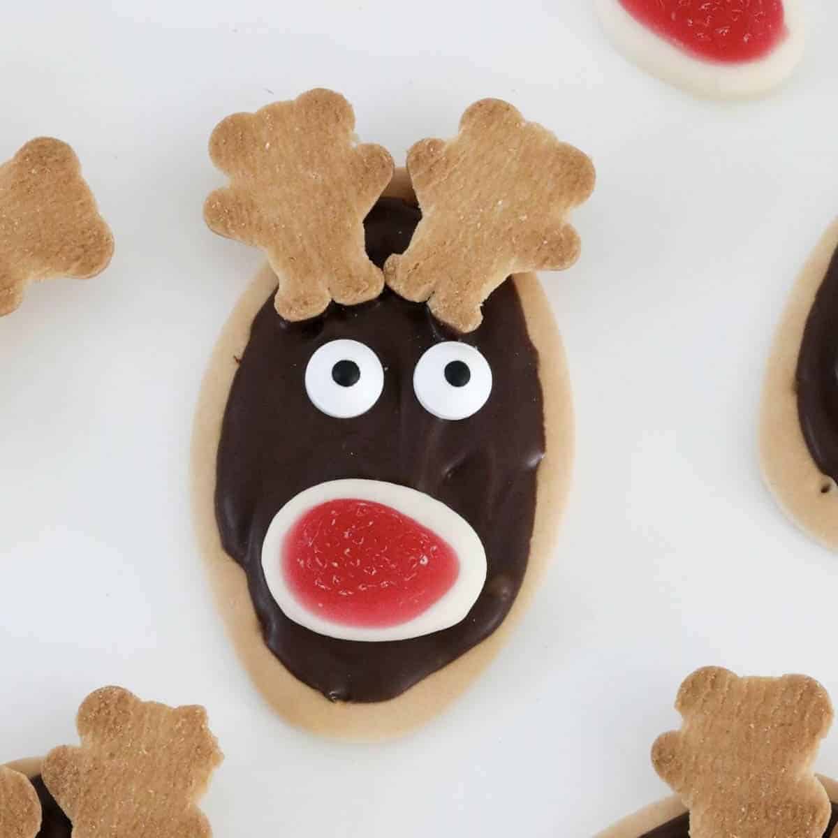 Super Cute Reindeer Biscuits  5 Ingredients & Ready In 5 Minutes! - Bake  Play Smile